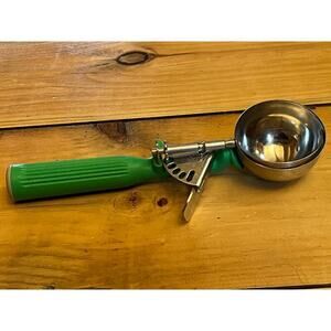 Vintage Volrath Sheboygan Ice Cream Scoop. USA. Green. Stainless. Kitchen